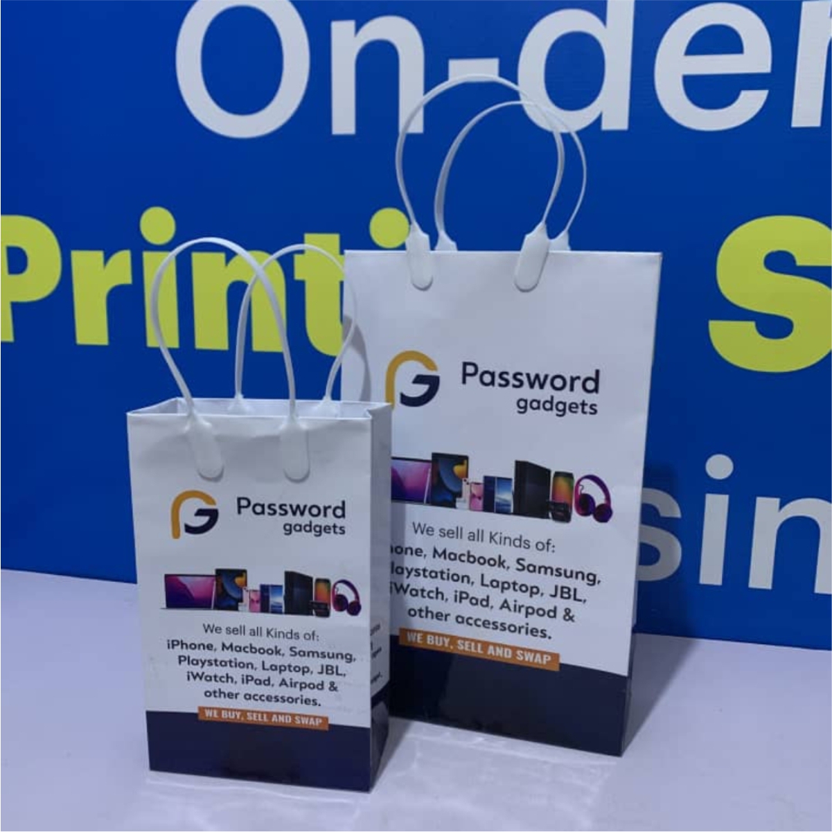 Custom paper bags by Waaprint