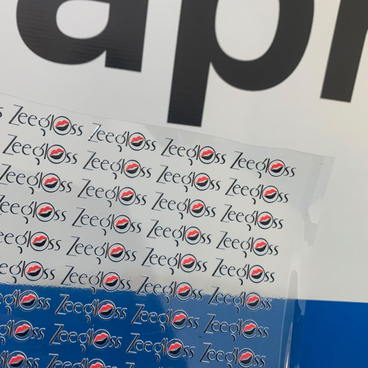 Custom UV printed labels by Waaprint